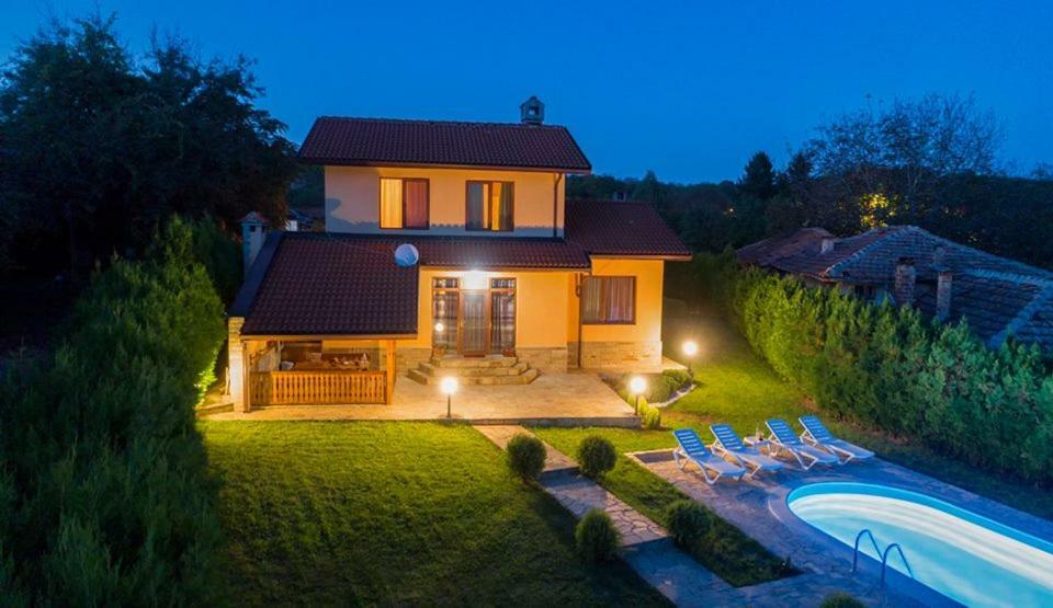 Guest House Beniart Vetrintsi Exterior photo